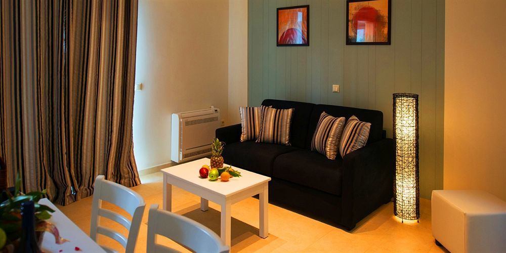 Mantinia Bay Hotel カラマタ エクステリア 写真