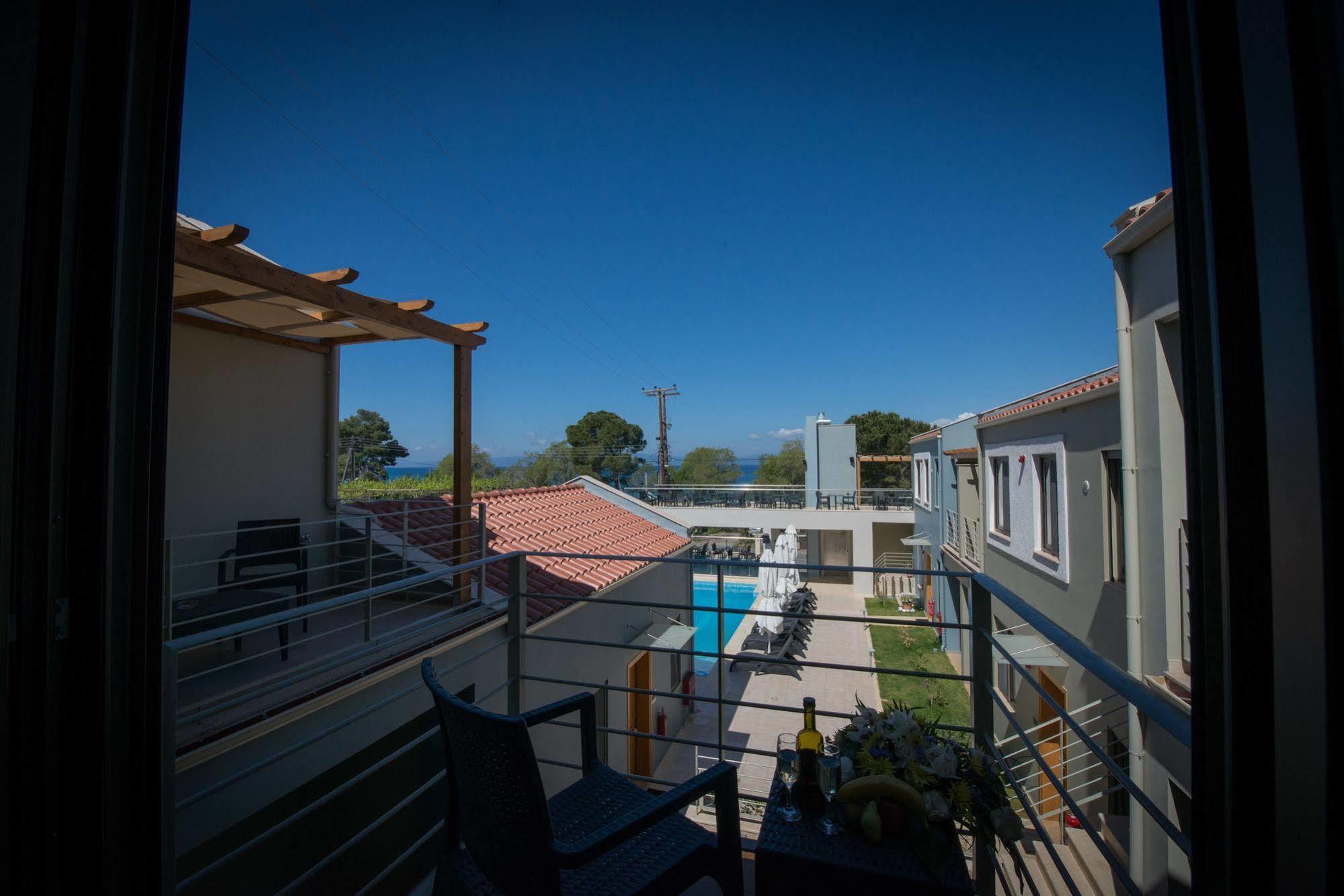 Mantinia Bay Hotel カラマタ エクステリア 写真