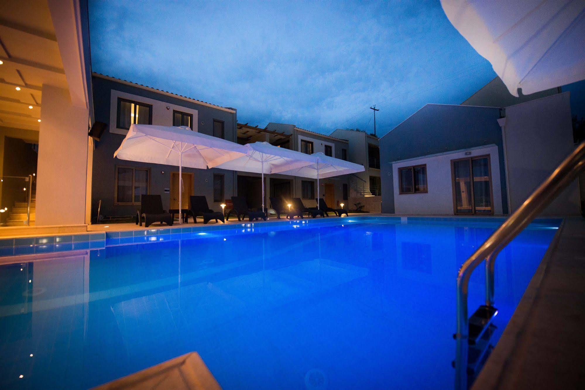 Mantinia Bay Hotel カラマタ エクステリア 写真